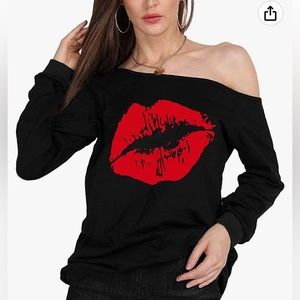 NWOT Off the Shoulder Cute Lips /Kiss Sweatshirt ♥️🖤 Bought on Amazon ~ unworn